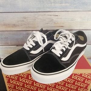 Vans Men's Black and White Sneakers